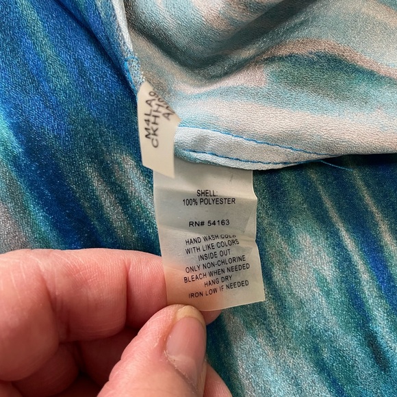 Calvin Klein Blue and Gray Blouse ~ Size Small 
Perfect for the office - Picture 3 of 10